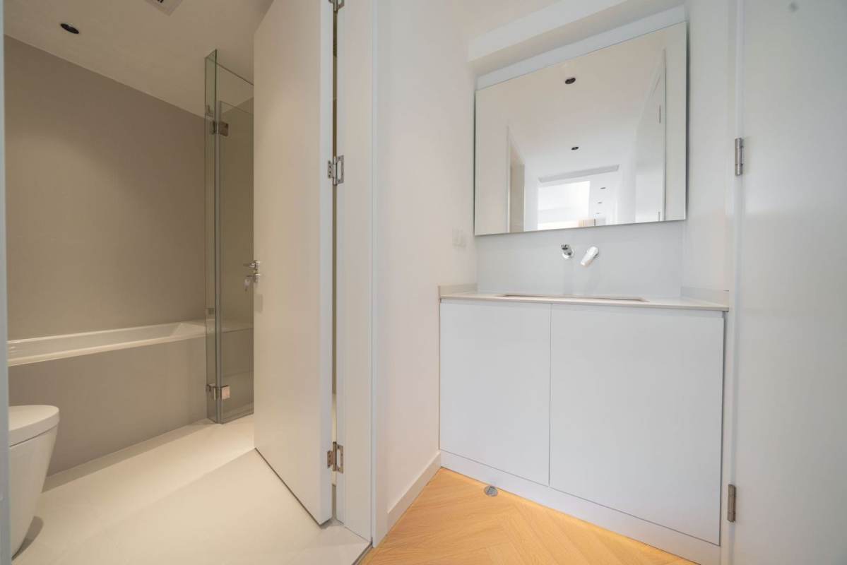 Housing image — Bathroom