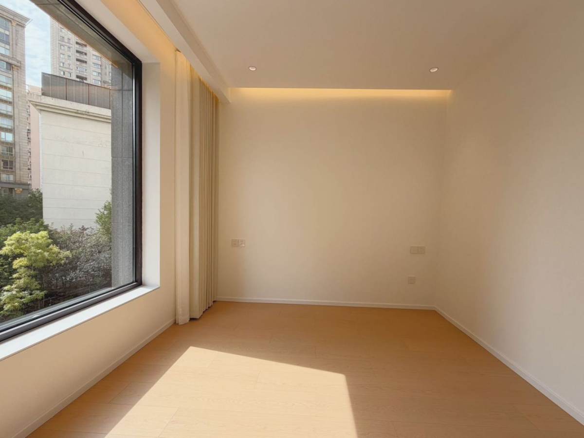 Housing image — Bedroom