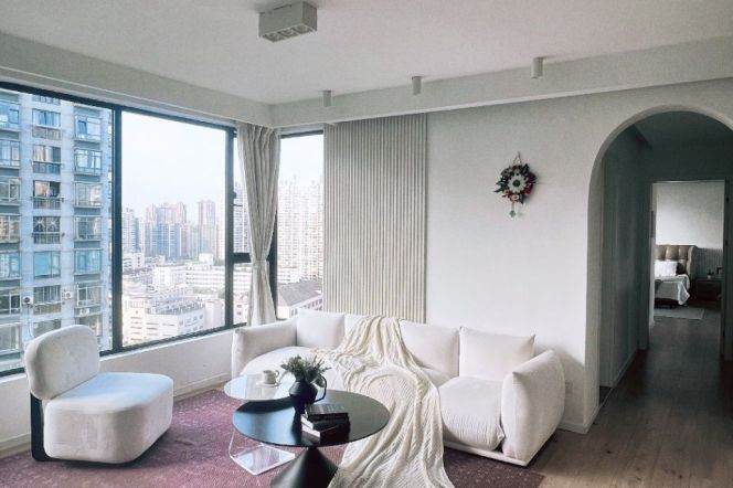 High-Floor 3BR Apartment in Suzhou Creek North with Floor-to-Ceiling Windows (L3/L4/L7)