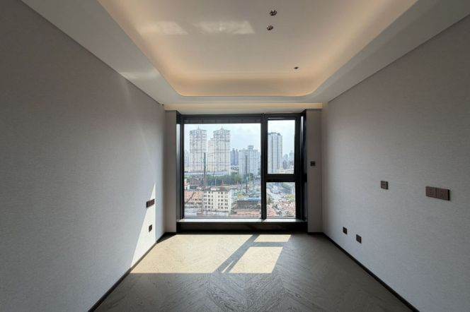 3BR Apartment in Xintiandi with Floor-to-Ceiling Windows (L8/L9/L10/L13)