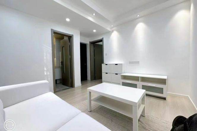 1BR Apartment in Gubei with Terrace (L10)