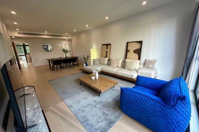 4BR Apartment near Shangcheng Rd Metro