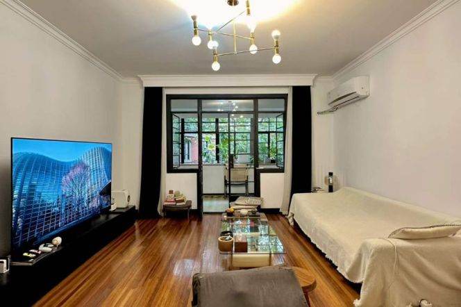 Spacious 1BR Heritage Apartment in Old Xuhui (L10)