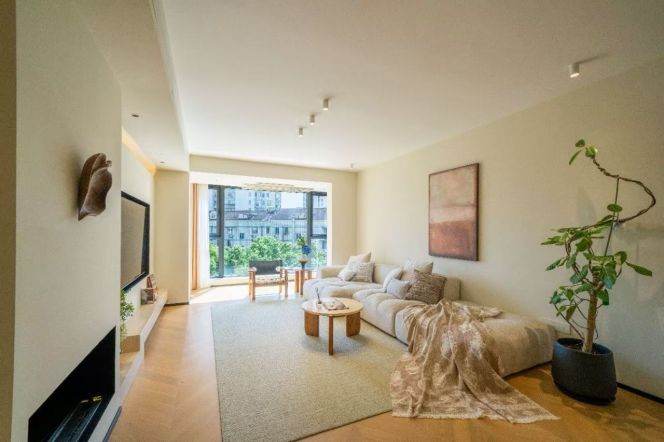 3BR Apartment near Zhongshan Park with Green View (L2/L3/L4)