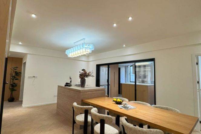 Spacious 3BR Apartment in Old Xuhui with Green View (L10/L11)
