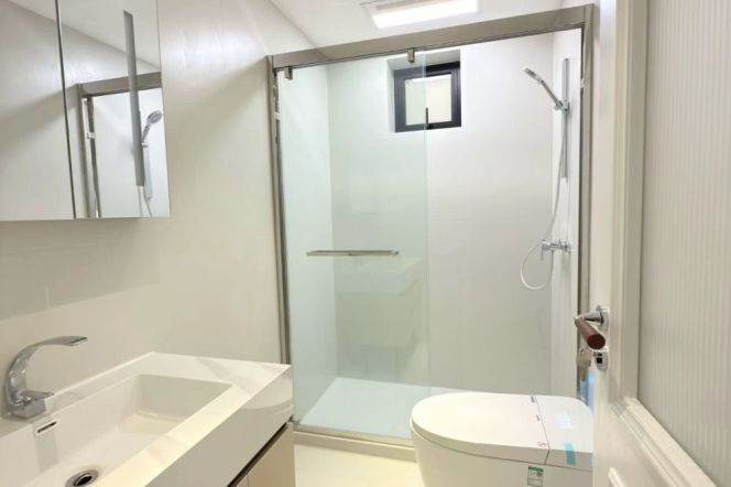 Spacious 1BR Apartment near Jiaotong University Metro (L10/L11)