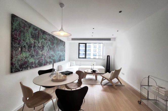 Spacious 1BR Apartment in Gubei (L10)