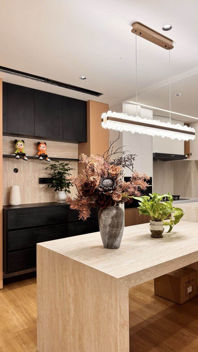 Housing image — Dining Area