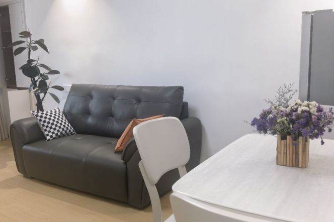 1BR Apartment in Gubei (L10)