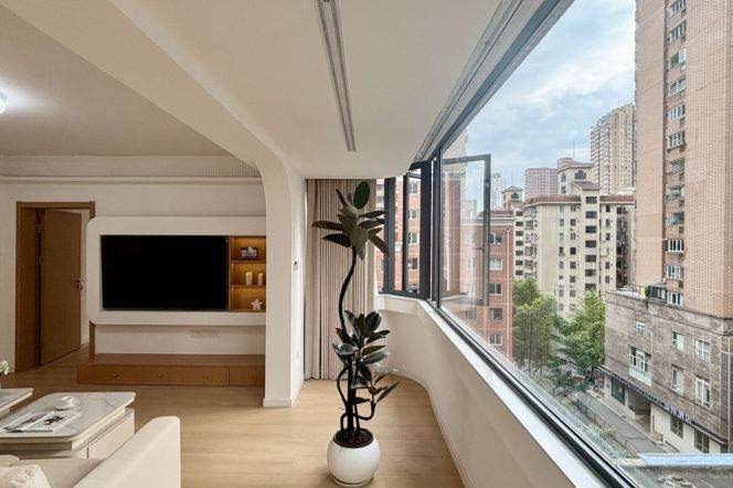 Spacious 2BR Apartment near Xujiahui Metro (L4)