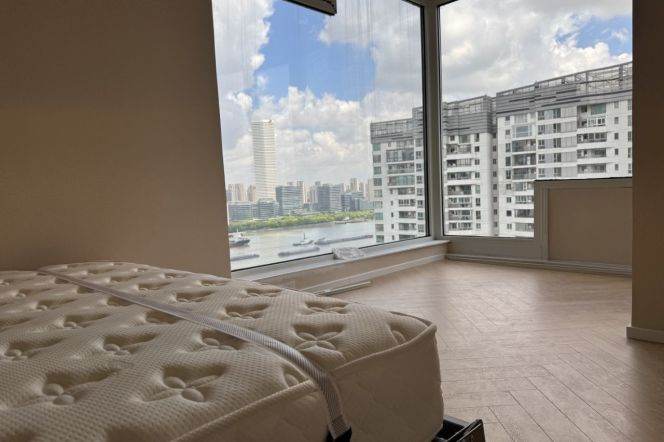 High-Floor Spacious 2BR Apartment near West Bund (L11)
