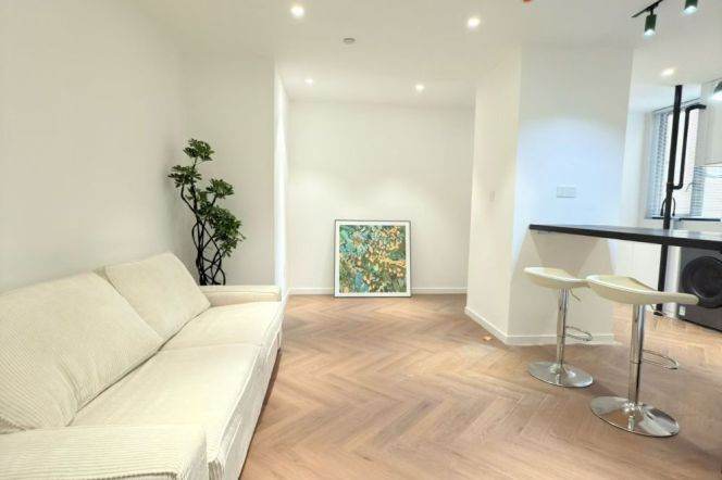 Spacious 1BR Apartment near Jiaotong University Metro (L10/L11)