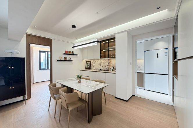 High-Floor Spacious 5BR Apartment in Gubei (L2/L15)