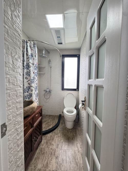 Housing image — Bathroom