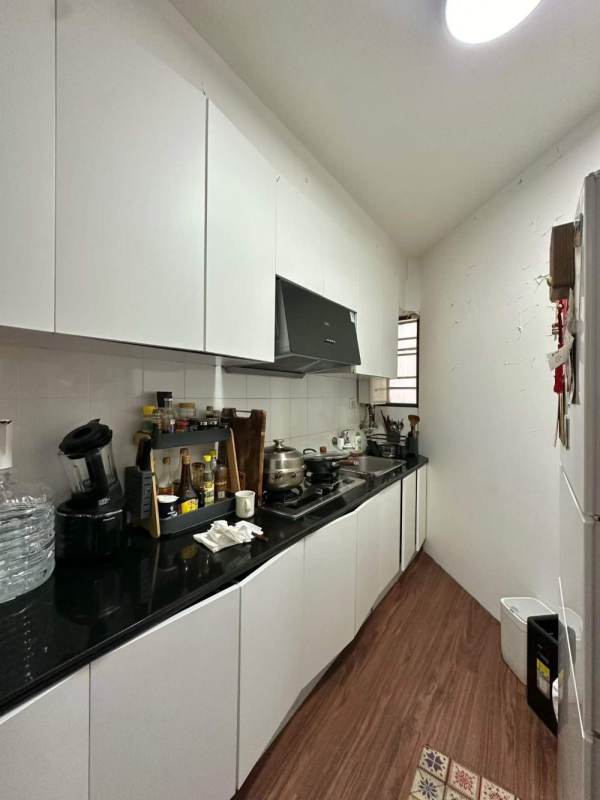 Housing image — Kitchen