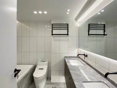 Housing image — Bathroom