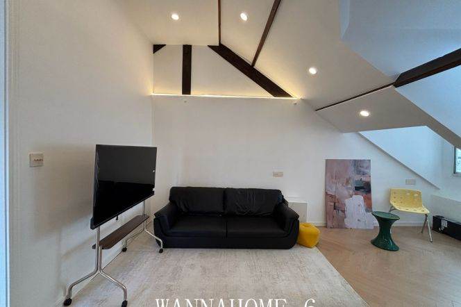 1BR Lane House near Middle Huaihai Rd Metro with Terrace (L1/L10/L12/L13)