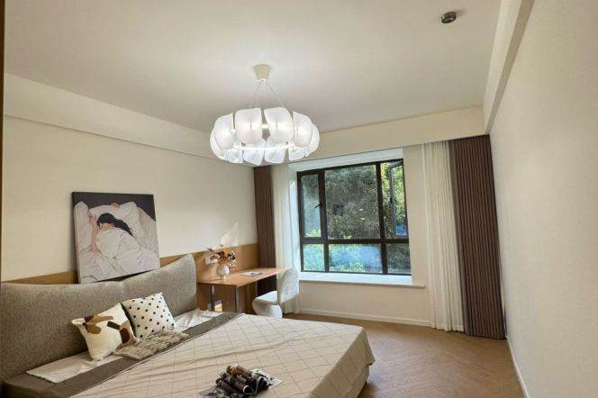 Spacious 3BR Apartment in Old Xuhui with Green View (L10/L11)