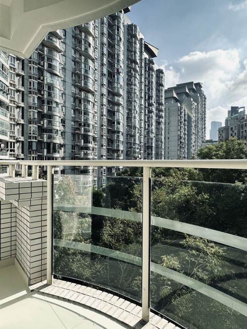 Housing image — Balcony