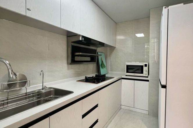2BR Apartment in Jing'an (L7)