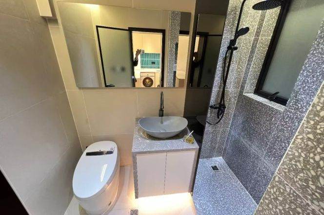 1BR Apartment in Jing'an with Terrace