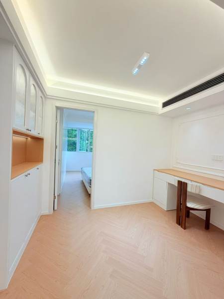 Housing image — Dining Area