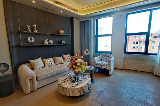 Spacious 2BR Apartment near East Nanjing Rd Metro (L2/L10)