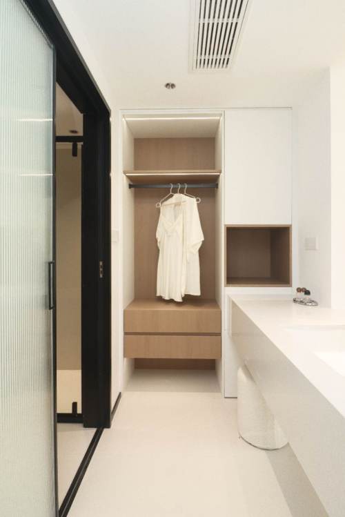 Housing image — Bathroom