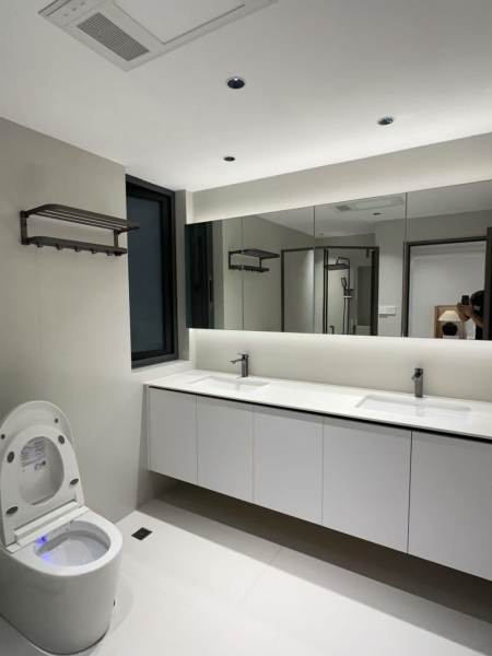 Housing image — Bathroom
