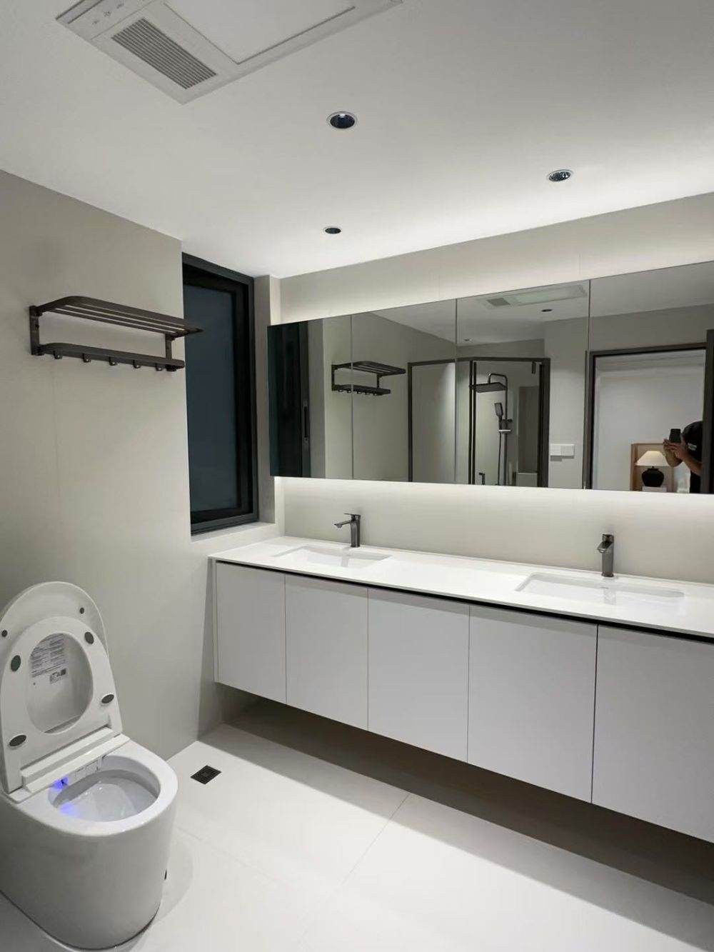 Housing image — Bathroom