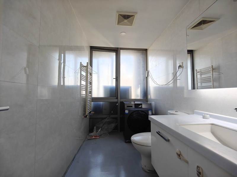 Housing image — Bathroom