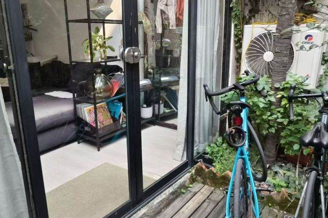 Spacious 2BR Lane House in Old Xuhui with Terrace