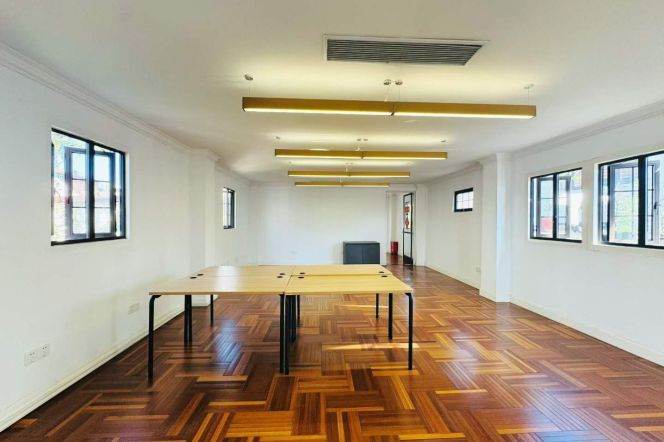 Spacious Studio Heritage Apartment in Jing'an