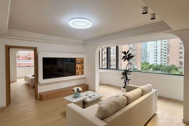 Spacious 2BR Apartment near Xujiahui Metro (L4)