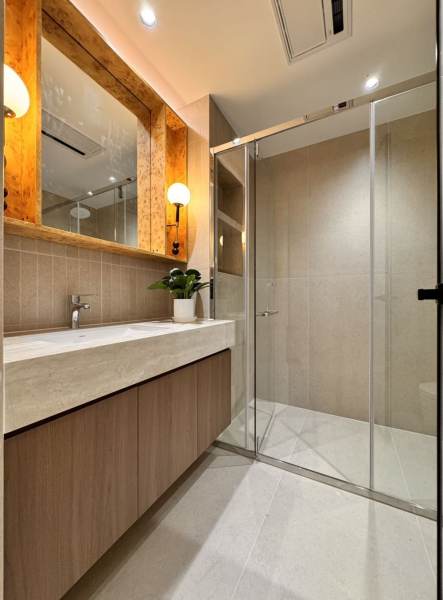 Housing image — Bathroom