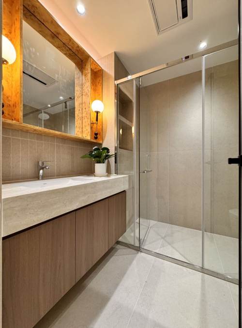 Housing image — Bathroom