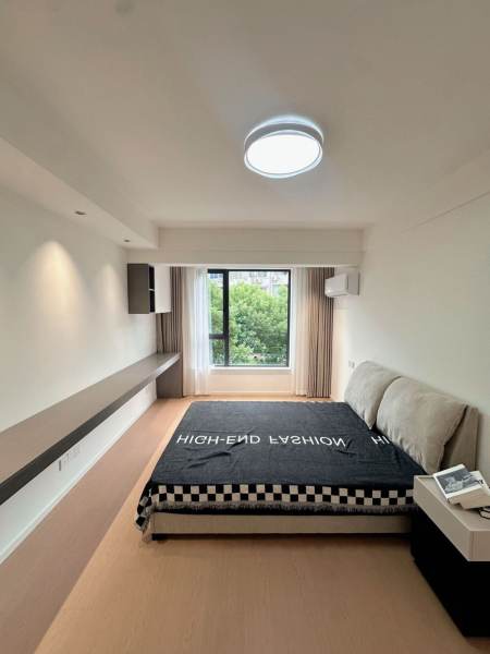 Housing image — Bedroom
