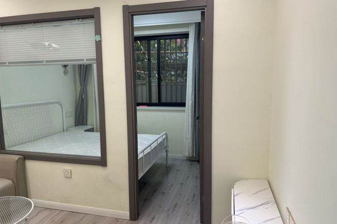 1BR Apartment in Gubei (L10)