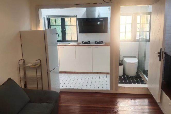 2BR Apartment in Jing'an