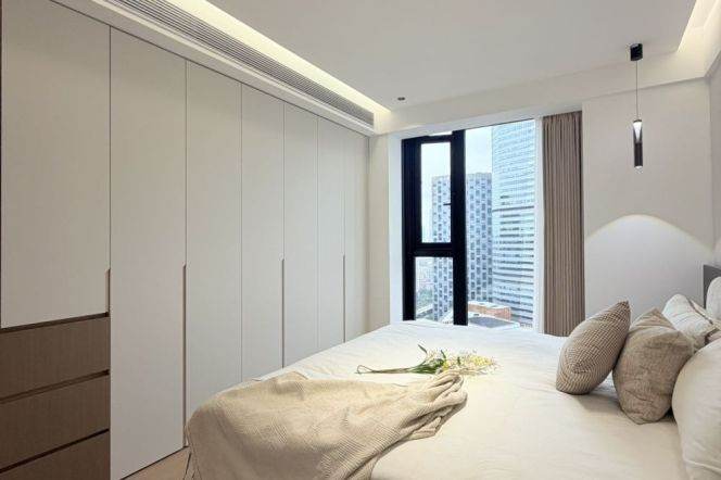 High-Floor 4BR Apartment near Zhongshan Park (L2/L3/L4)