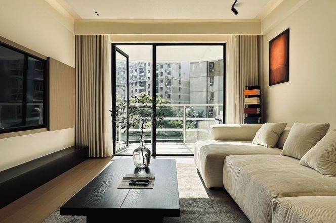 3BR Apartment in Jing'an with Floor-to-Ceiling Windows
