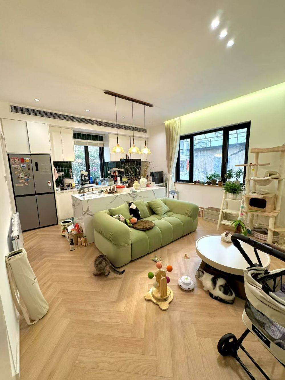 Housing image — Living Room