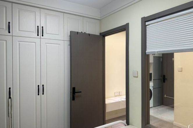 1BR Apartment in Gubei (L10)