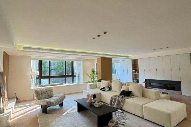 Spacious 3BR Apartment in Old Xuhui with Green View (L10/L11)