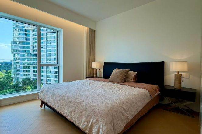 2BR Apartment near West Bund with Floor-to-Ceiling Windows (L11)