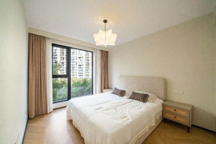 Housing image — Bedroom