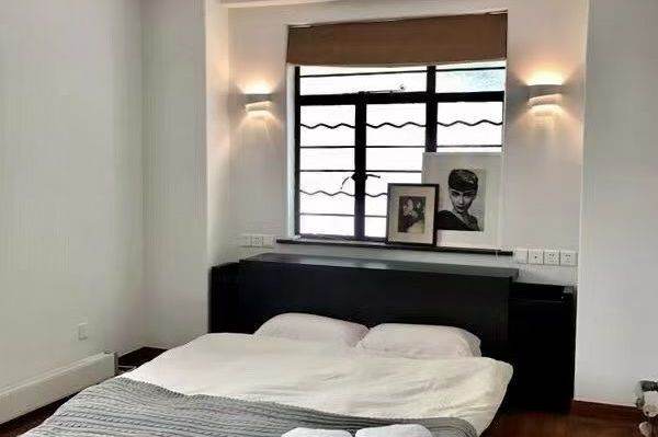 Spacious Historic 2BR Apartment near West Yan'An Rd Metro with Green View