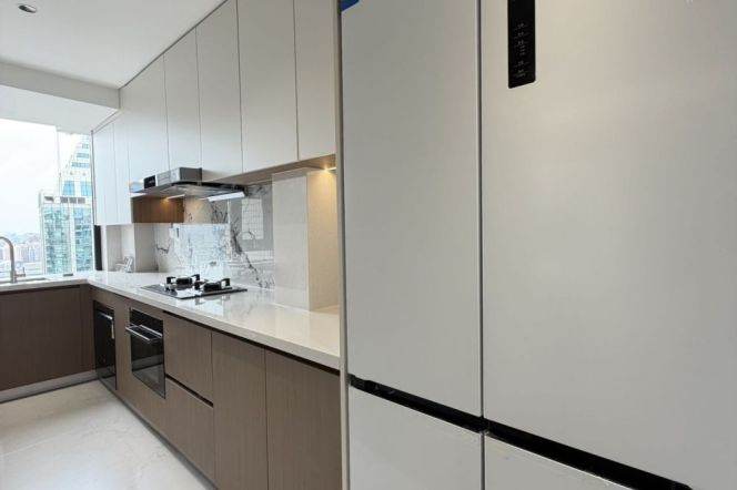 High-Floor Spacious 5BR Apartment in Gubei (L2/L15)
