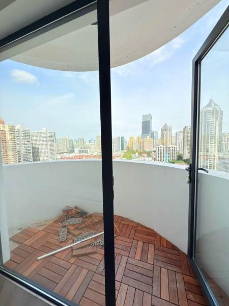 Housing image — Balcony