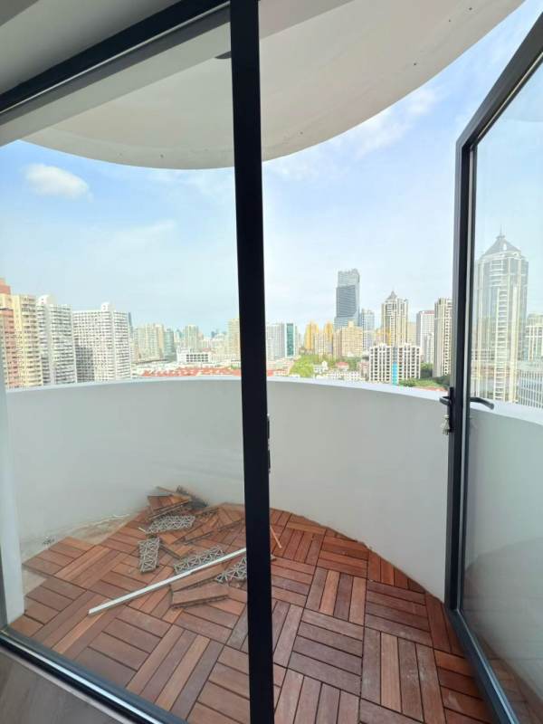 Housing image — Balcony